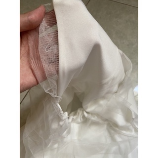 Đầm trắng công chúa nơ lưng cổ yếm