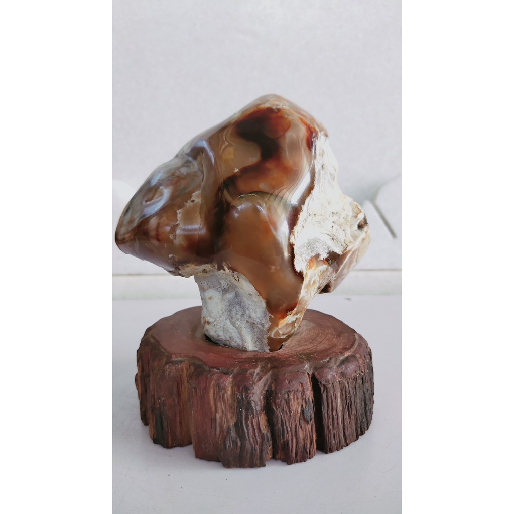 Ngọc Mã Não 100% tự nhiên-Khối lượng: 1.8kg -Cao: 17cm -Rộng: 13cm.Giá gốc tại xưởng
