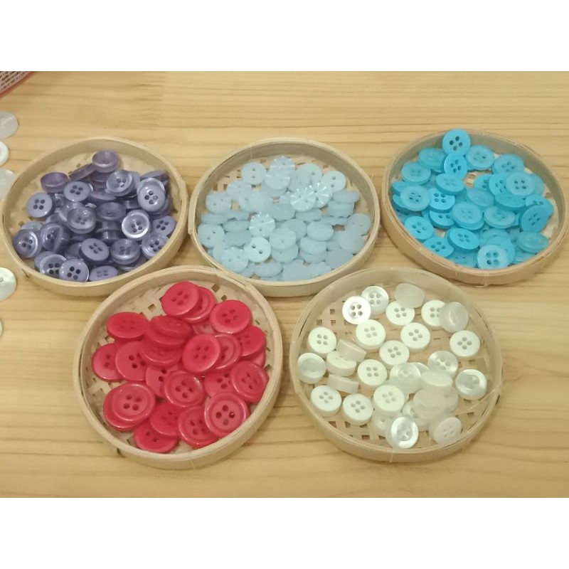 Cúc áo nhựa nhiều màu cỡ size 1.1 cm