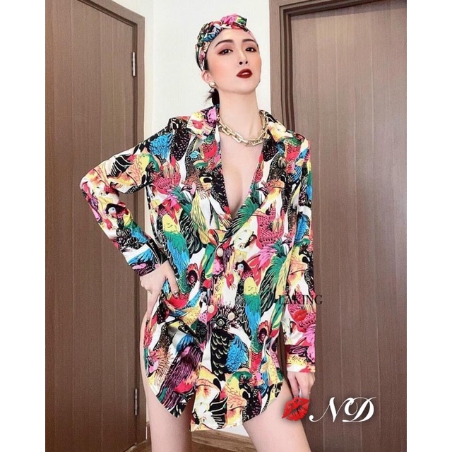 Áo vest hoạ tiết kèm turban