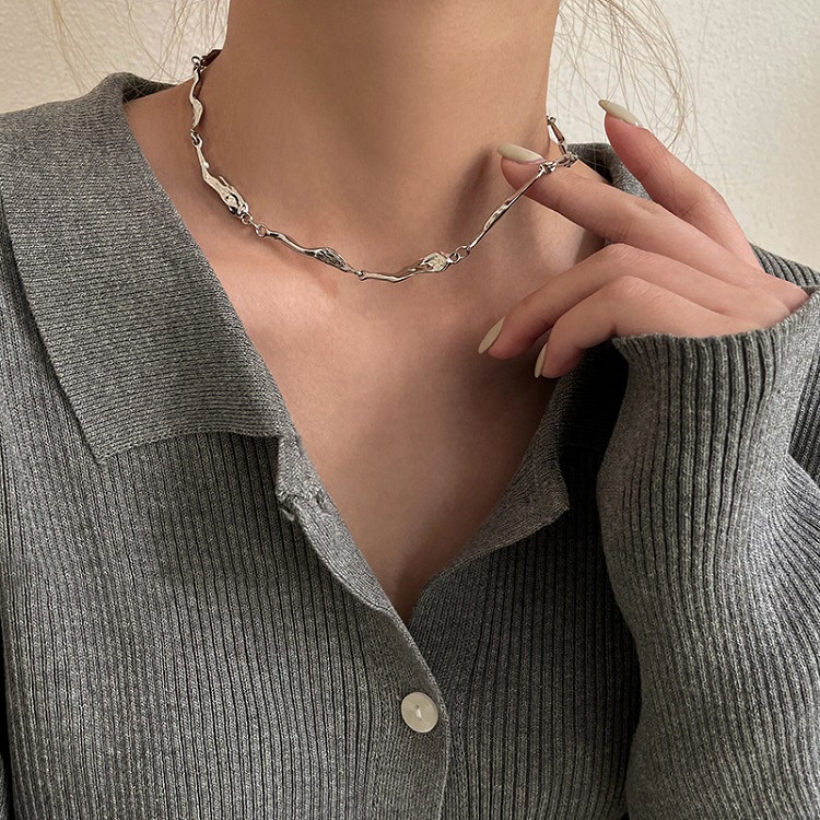 Vòng cổ Kim Loại Dáng Dài Thiết Kế Độc Đáo