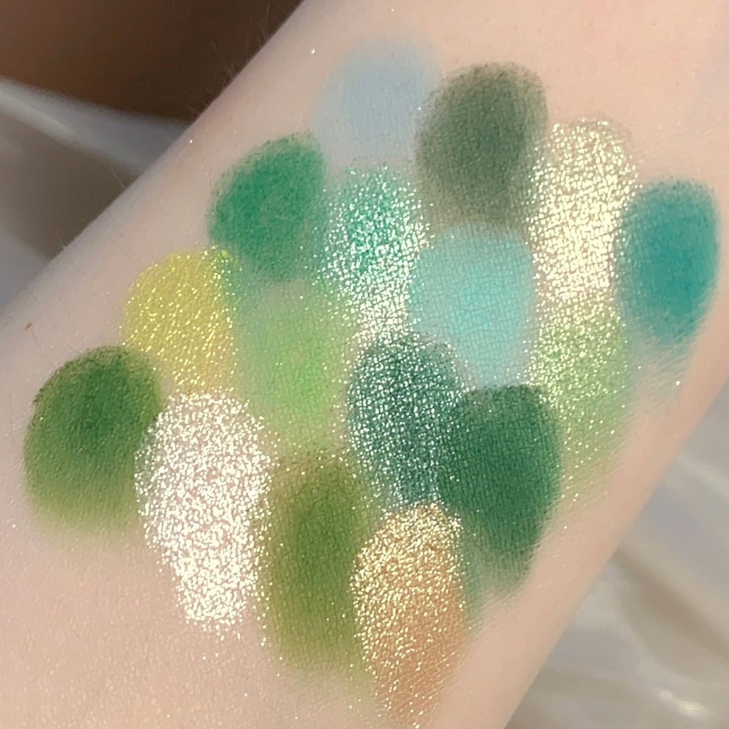 Bảng Phấn Mắt Miss Lara 16 Màu Ánh Ngọc Trai Lấp Lánh