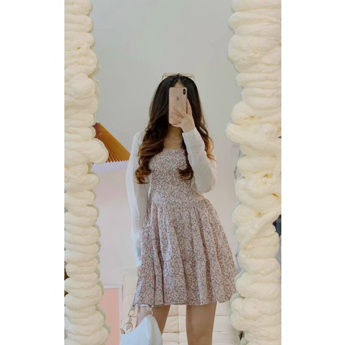 Set váy hoa hai dây phối nút bọc kèm áo khoác crop trắng tay dài | BigBuy360 - bigbuy360.vn