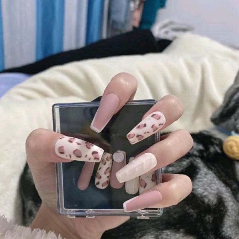 Nailbox thiết kế da báo lì