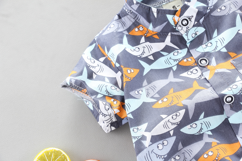 Bộ áo thun in hình cá mập hoạt hình + quần ngắn cho bé trai