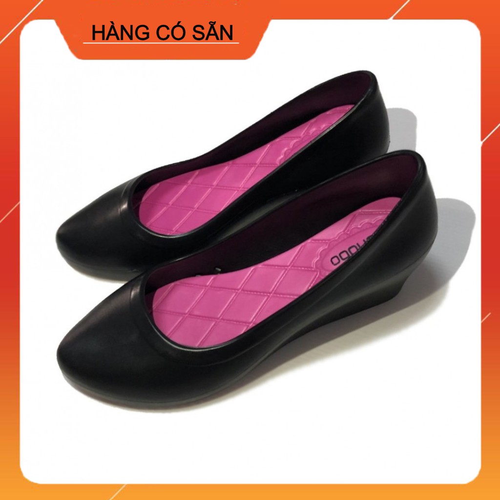 Giày Nhựa Đế Cao Monobo Berry Đen Thái Lan