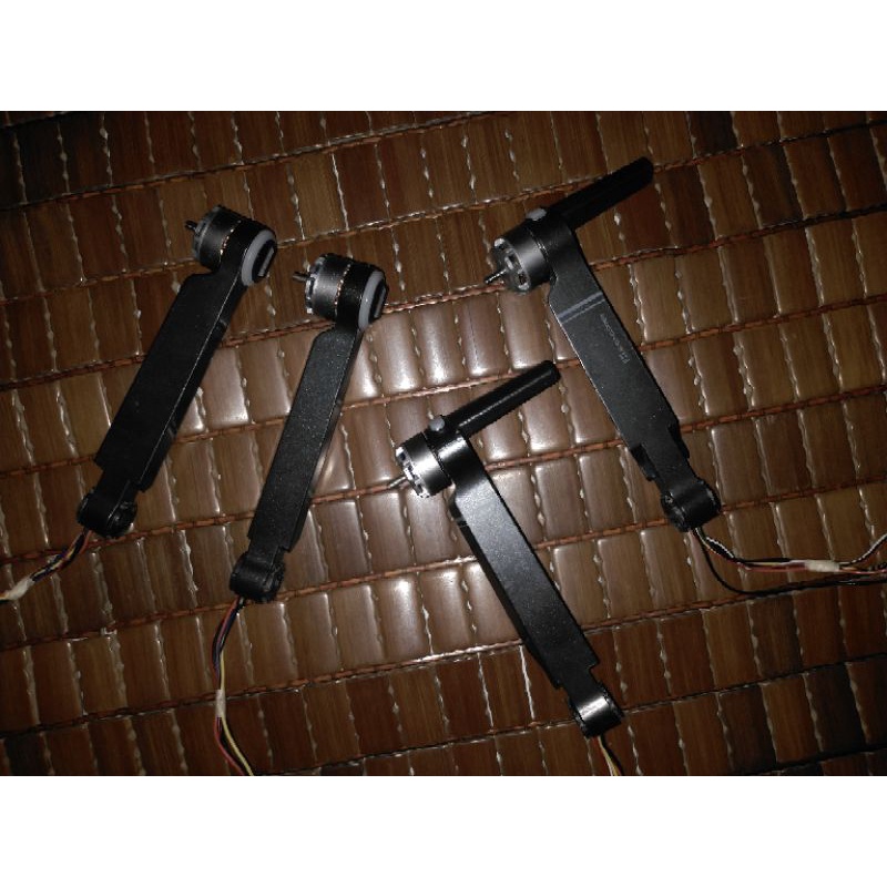 Bộ 4 càng motor flycam sjrc f11