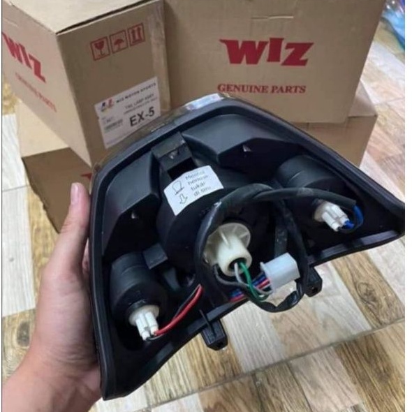 Cụm đuôi đèn hậu, lái WiZ Ex5 gắn xe Dream hàng malay