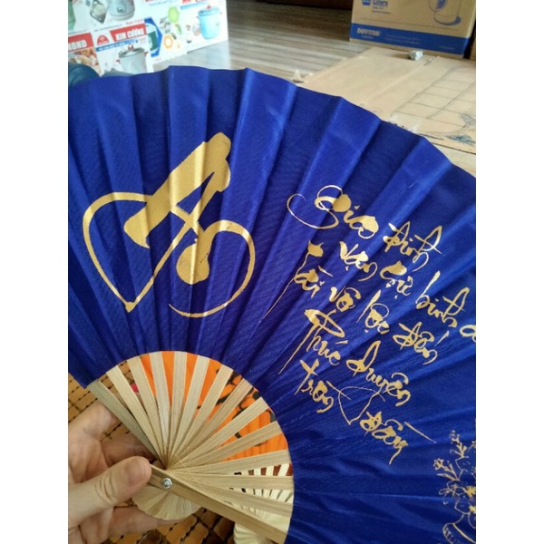 Quạt tay vải cao cấp