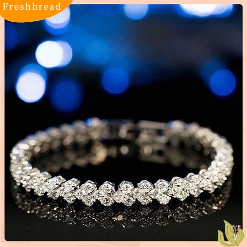 Vòng đeo tay kiểu dáng thời trang xinh xắn cho nữ | BigBuy360 - bigbuy360.vn