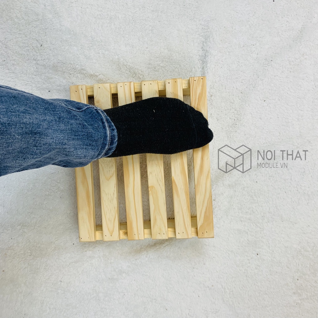 Ghế gỗ kê chân văn phòng, bàn học, bàn làm việc chất liệu gỗ thồng có con lăn massa