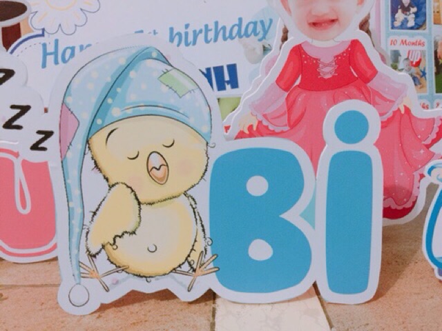 Bảng tên để bàn kèm chibi sinh nhật cho bé 30x42cm