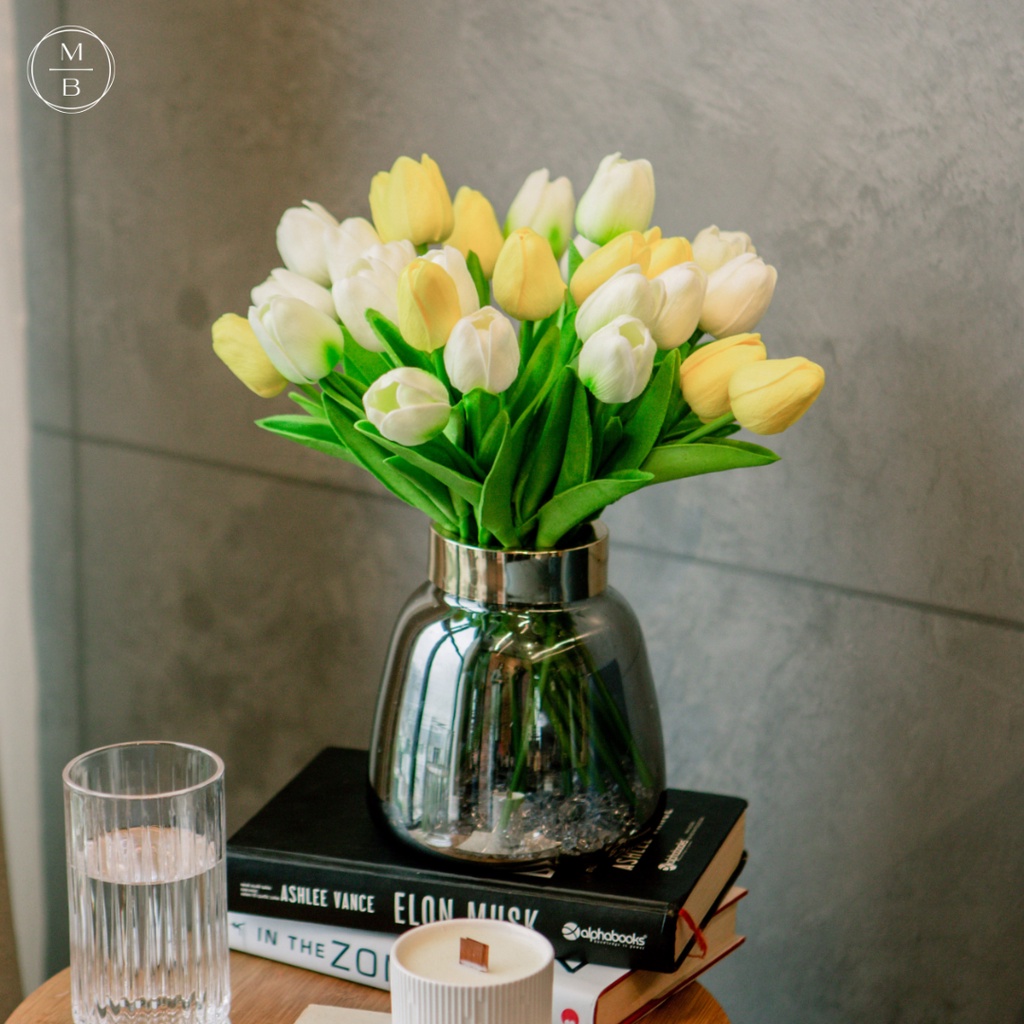 Hoa Tulip Giả Lá Thẳng Nhiều Màu Mơ & Bơ Chất Liệu Cao Su Non Cao Cấp Thích Hợp Chụp Ảnh, Decor Trang Trí Nhà, Bàn Học