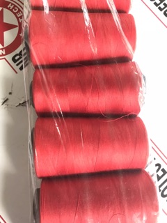 7 ống chỉ may màu đỏ 40/2