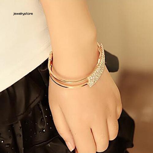 Vòng tay đính đá trang nhã dành cho nữ | BigBuy360 - bigbuy360.vn