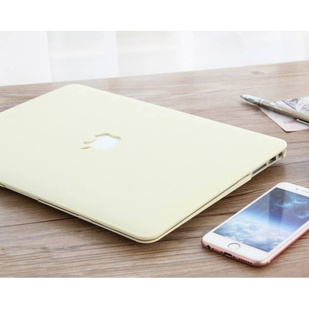 Ốp Macbook màu Kem Pastel đủ dòng (Tặng kèm nút chống bụi và bộ chống gãy sạc)