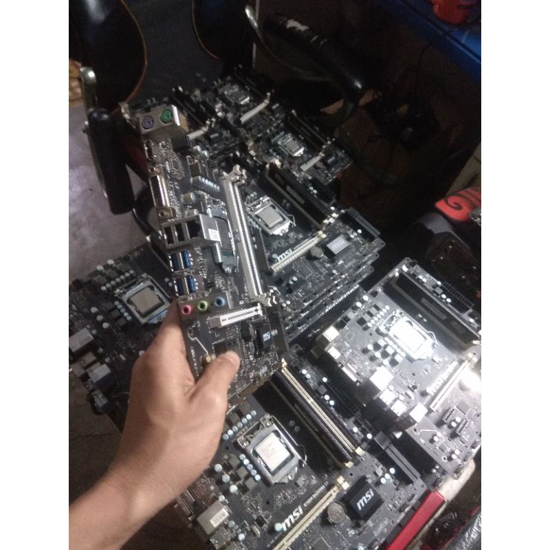 Combo Main B150 + I3.6100 MSI 4 Khe Ram (like new) - Đủ Fe - Tặng Fan Intel Stock