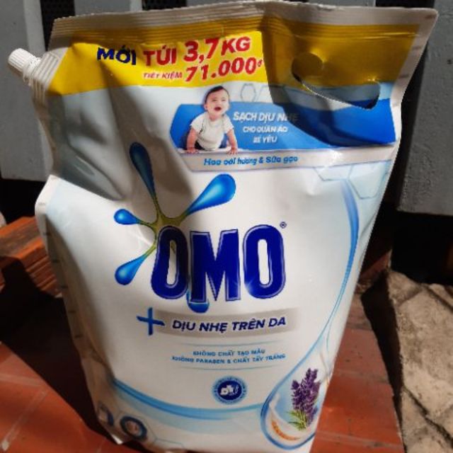 Nước giặt Omo Dịu Nhẹ 3.7kg