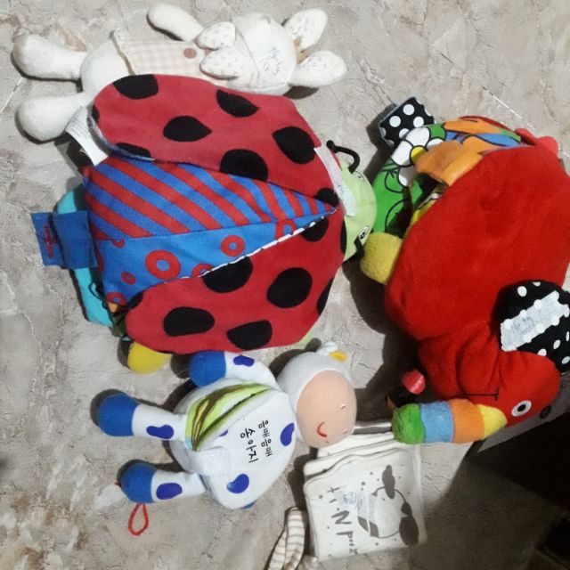 Sét sách vải đồ chơi cho bé xeA