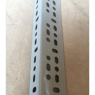 (Dài 200cm)(dày 2.5li) Thanh sắt V lỗ 4x6cm DÀY 2.5LI