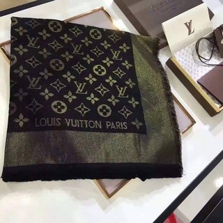 Khăn LV vuông nhũ vàng (full box)