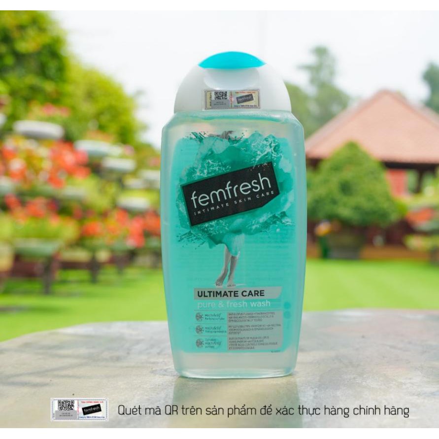 Dung Dịch Vệ Sinh phụ nữ cao cấp cho da nhạy cảm Femfreh Pure&Fresh Wash màu xanh lá 250ml
