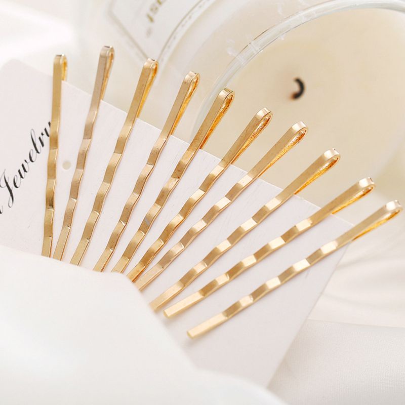 Oneri Kẹp Tóc Mái Một Bên Màu Vàng Kim Kết Cấu Gợn Sóng Màu Vàng Kim Loại Tối Giản Cl