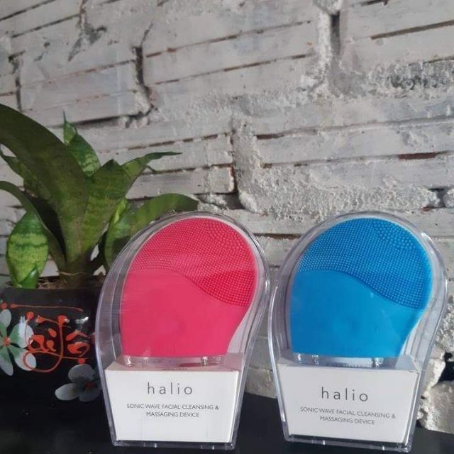 Máy rửa mặt massage Halio