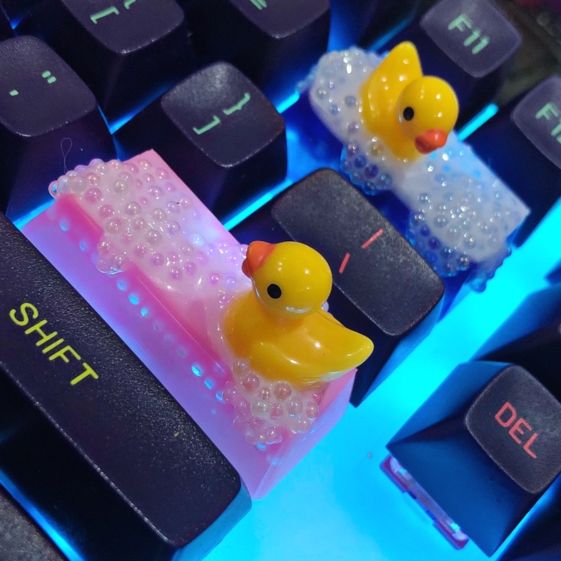 NÚT BÀN PHÍM / KEYCAP RESIN VỊT MŨ RUBBER DUCK