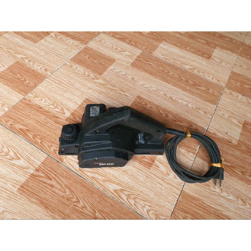 Bào gỗ mini hiệu Toshiba nội địa Nhật điện 100 volt, lưỡi 82mm