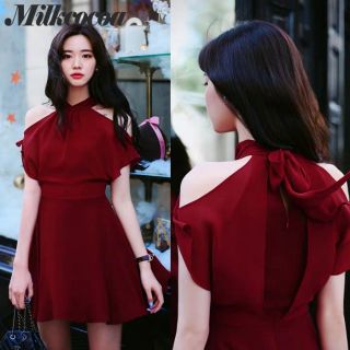Ảnh thật phía sau Đầm Khoét Vai Đỏ TK Milkcocoa