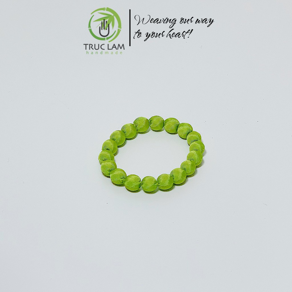 Vòng Đeo Tay Hạt Gỗ Bọc Vải Lụa Nhiều Màu Sắc (C) – Trúc Lâm Handmade