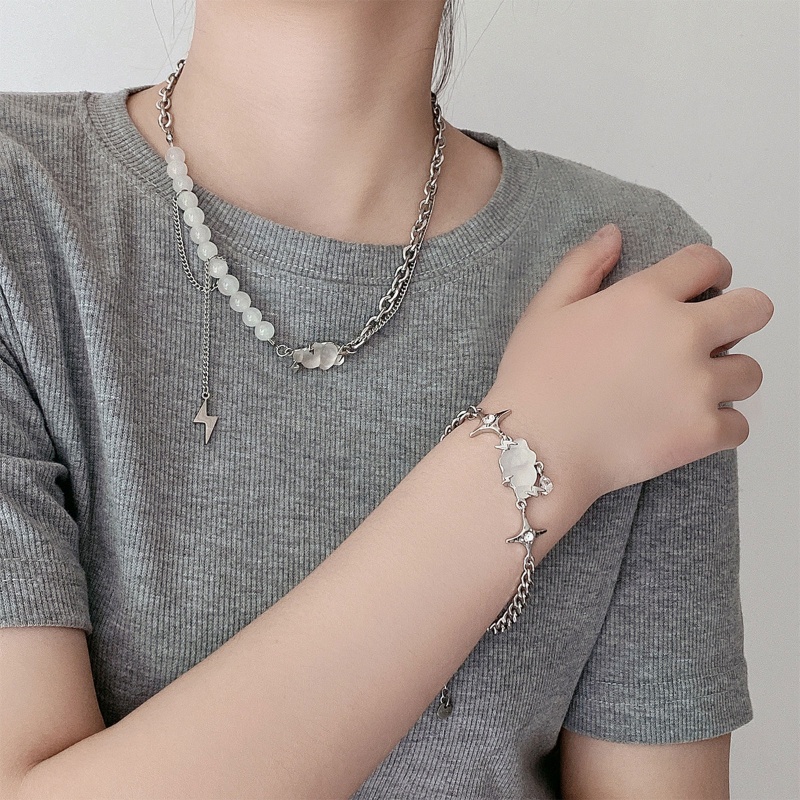 Vòng Tay Chuỗi Hạt Ngọc Trai Giả Và Đám Mây Đơn Giản