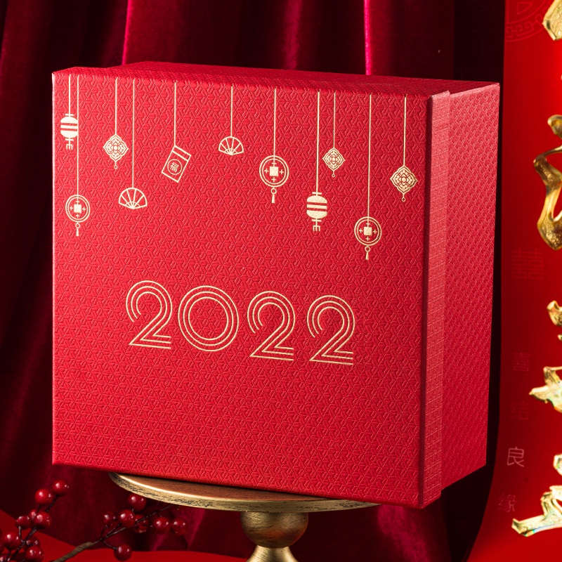 Hộp đựng quà tặng năm mới 2022