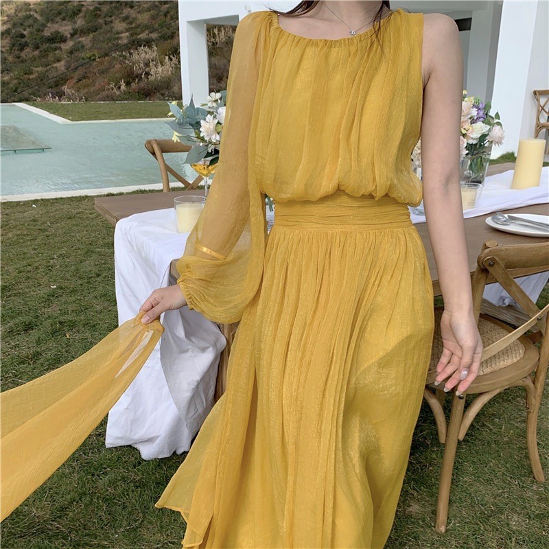 Tiệm cỏ vintage: Váy đi biển nhẹ nhàng