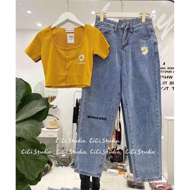 [ BÁN SỈ ] Baggy hoa cúc thêu chữ ở đùi