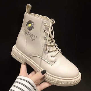 Giày bốt (boots) hoa cúc da lỳ
