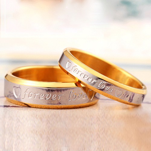 Nhẫn cặp vàng điêu khắc chữ &quot;forever love&quot; cho dịp đính hôn