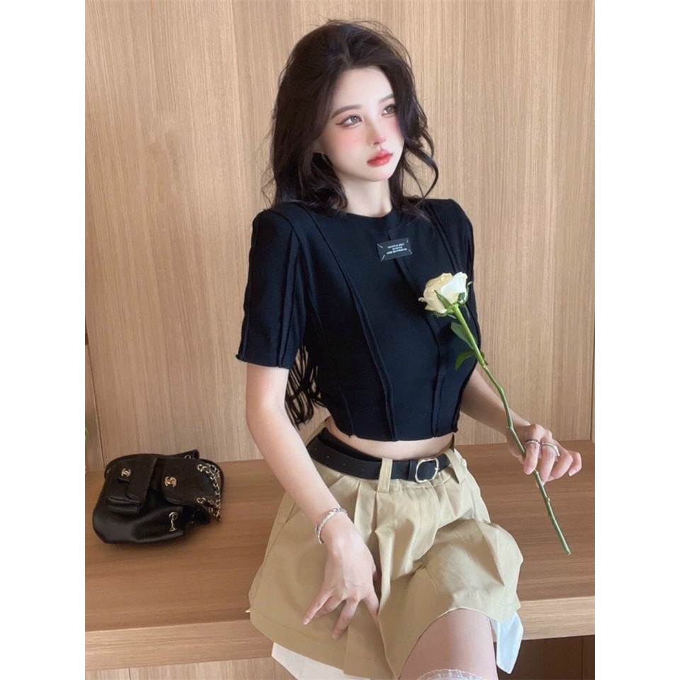 Áo thun nữ croptop tà xéo viền nổi tay ngắn cá tính
