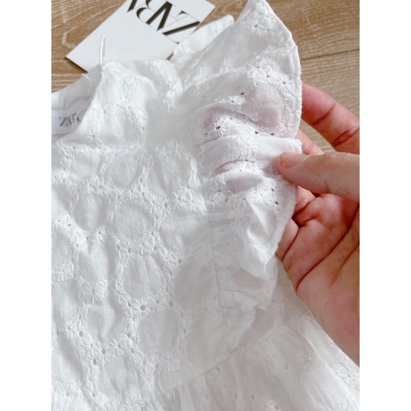 Váy thêu cánh tiên Zara xuất dư xịn xò