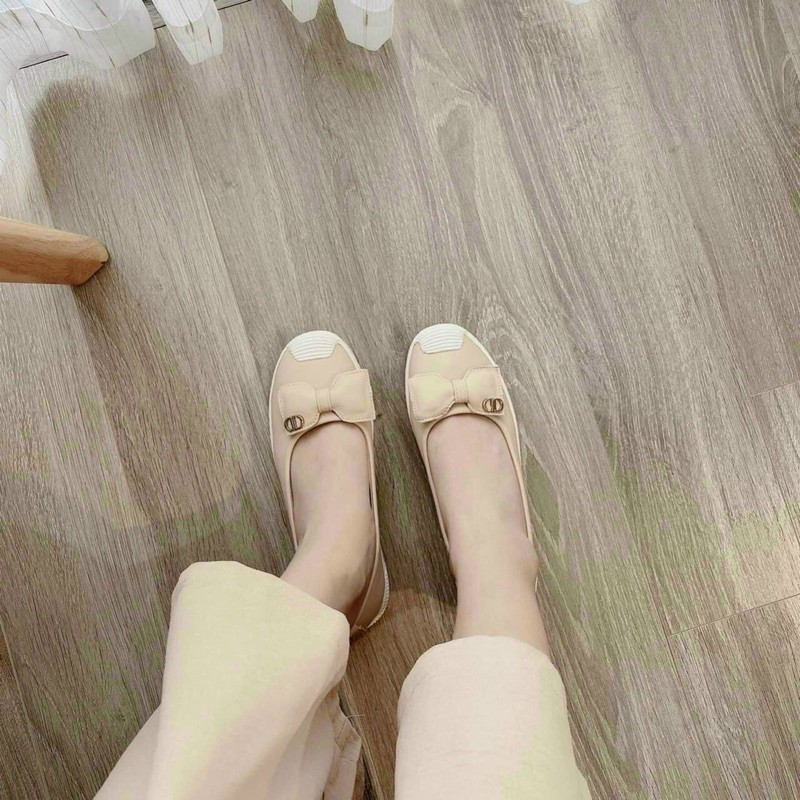 Giầy slip on nữ đính nơ da mềm | BigBuy360 - bigbuy360.vn