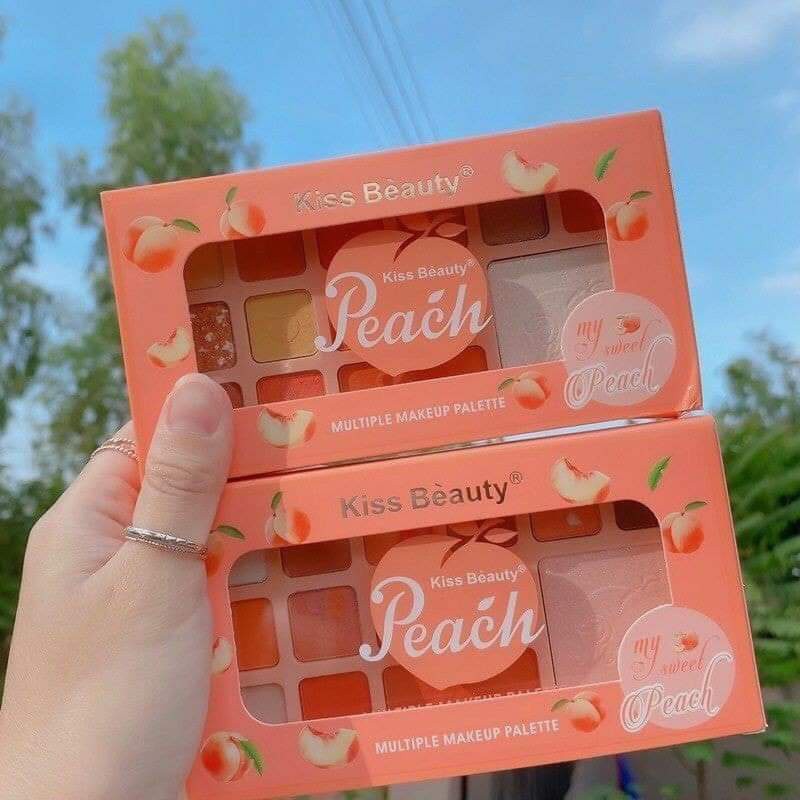 Bảng phấn mắt Kiss Beauty Makeup 13 ô đa năng Multiple My Sweet Peach gồm 2 Tone màu, dạng hộp giấy gọn nhẹ.