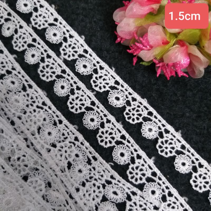 Ren thêu chỉ bóng , màu trắng sáng  , size 1.2cm đến 3.5  cm