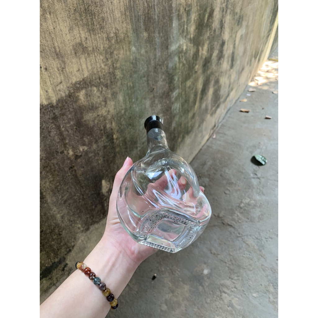 Chai thủy tinh cao cấp Hình giọt nước Nắp đen 500ML