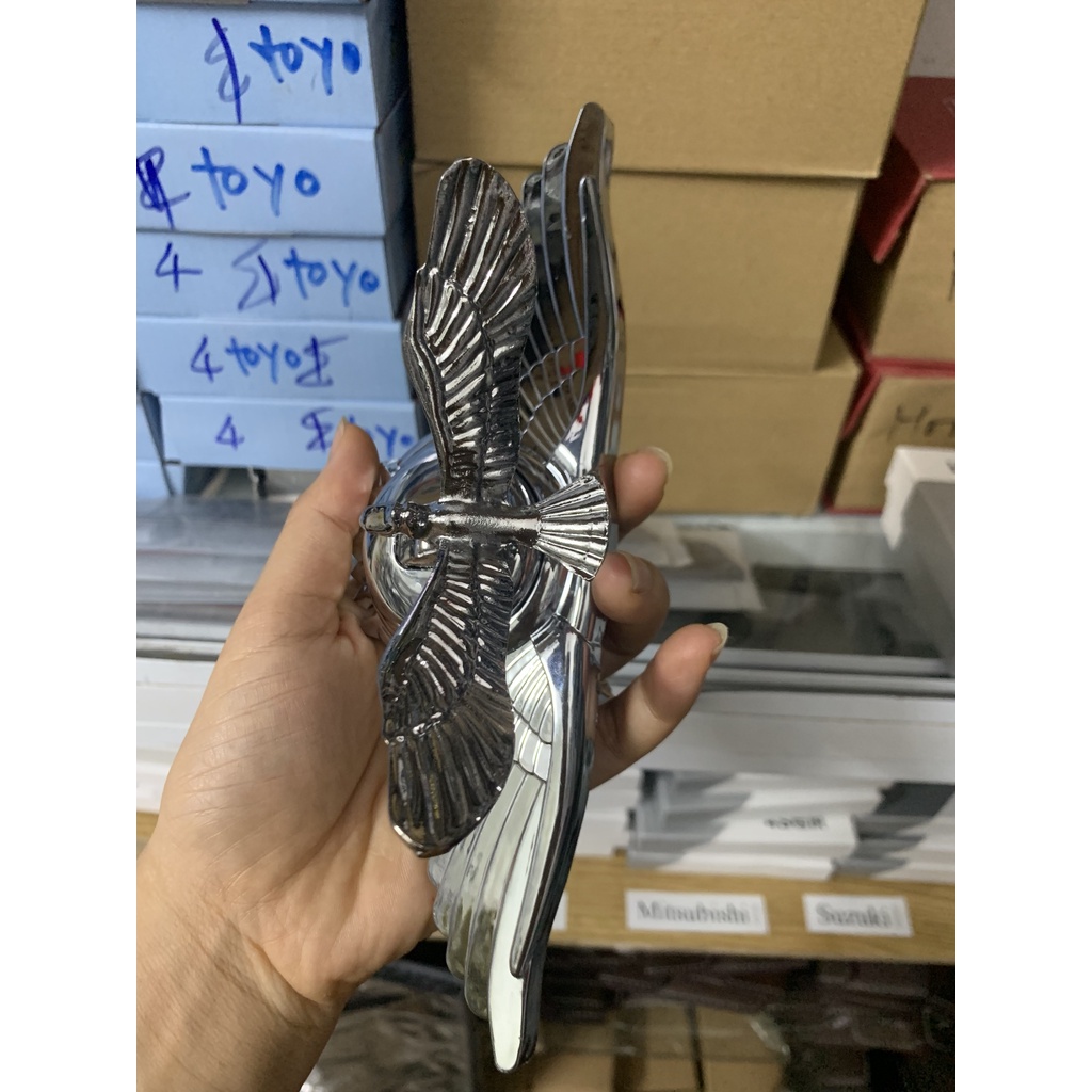 Biểu tượng dán mui xe logo cánh chim hình con đại bàng dán capo xe oto, xe hơi
