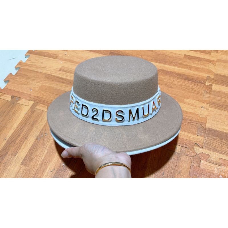 Mũ nón cói đi biển vành nhỏ đai chữ vàng nổi sang chảnh