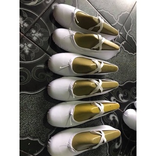 Giầy múa balet màu trắng