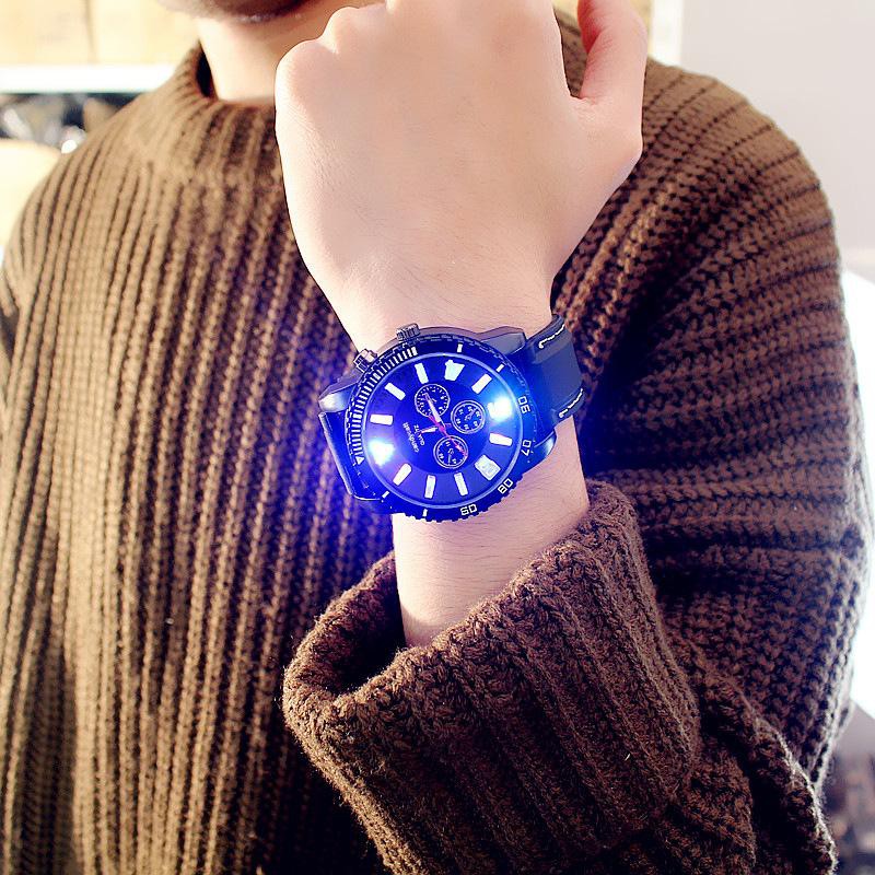Đồng hồ nam dạ quang Candycat siêu đẹp, mặt sáng, chống thấm nước, chống trầy xước hiệu quả 8050