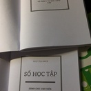 Shop phục vụ tốt nhưng giao nhầm hàng r ạ. Bên e đặt sổ chi tiêu vs sổ học tập mà shop lại giao cho e sổ học từ với sổ học tập mà sai bìa nữa ạ🥲 Nhưng ko sao tại e khá hài lòng ạ