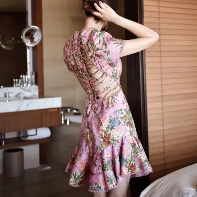 Đầm đuôi cá xoè đan dây lưng